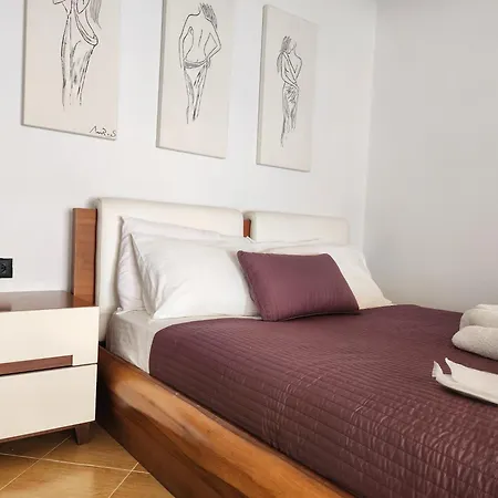 Alpha Seaside Apartment
